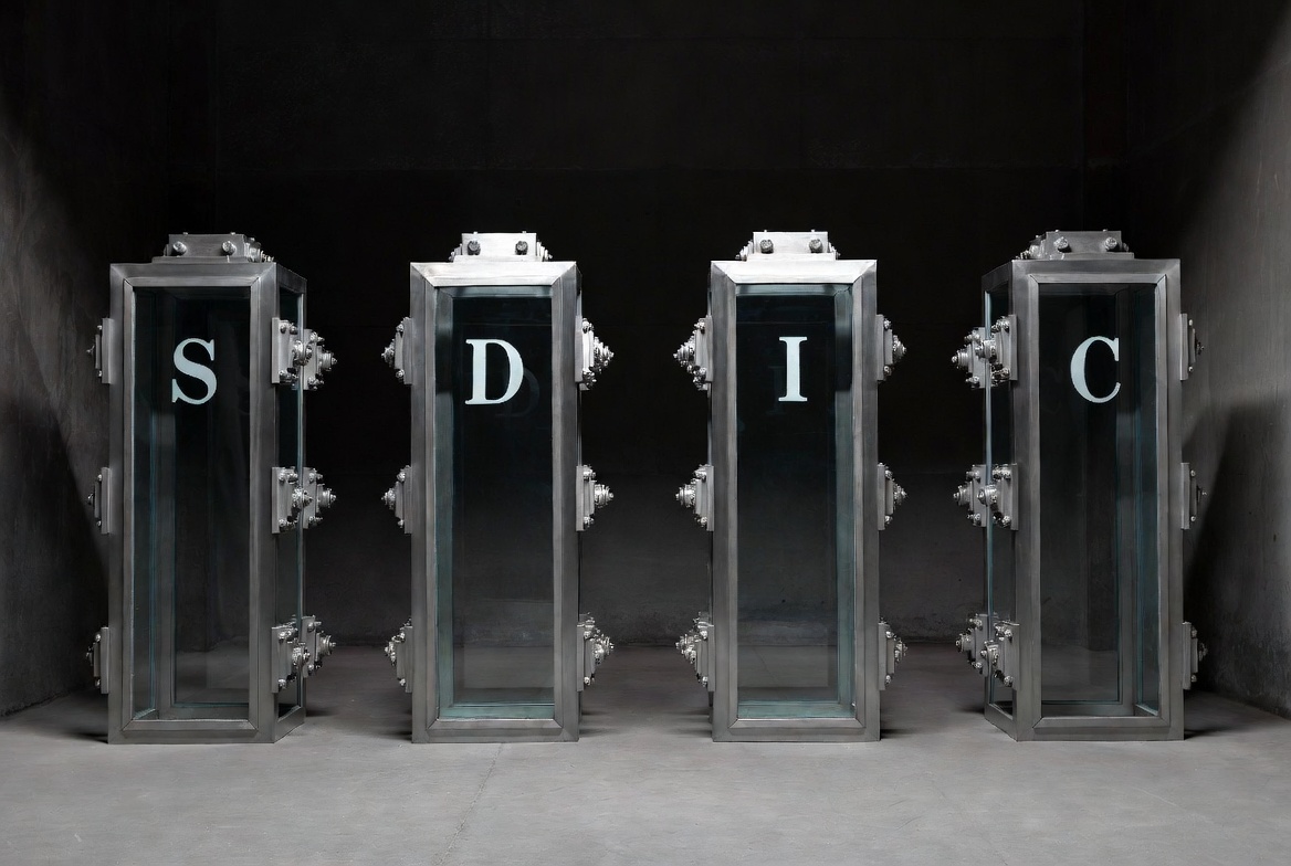 Four structurally separate profiles — S, D, I, C — kept physically apart, no shared wall